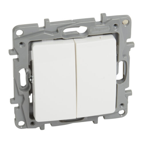 764505-LEGRAND-1000.jpg Niloe™ διακόπτης κομμυτατέρ σε λευκό χρώμα