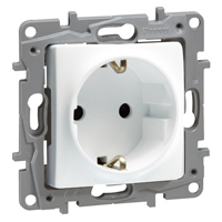 LG-764529-WEB-R.jpg Niloe™ πρίζα ρεύματος 2Π+Γ ασφαλείας σε λευκό χρώμα